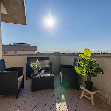 Comforthouse Netflix, Prime, Wifi, Tv, Balcony ראבנה