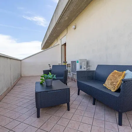 דירה Comforthouse Netflix, Prime, Wifi, Tv, Balcony *