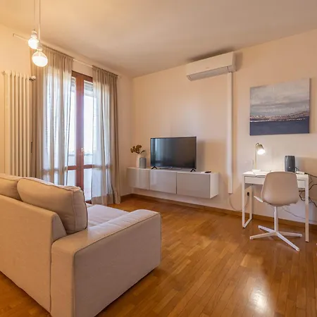 דירה Comforthouse Netflix, Prime, Wifi, Tv, Balcony *