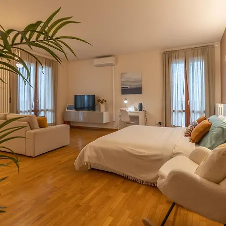 Comforthouse Netflix, Prime, Wifi, Tv, Balcony * Rávena