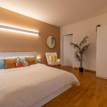 Apartamento Comforthouse Netflix, Prime, Wifi, Tv, Balcony *